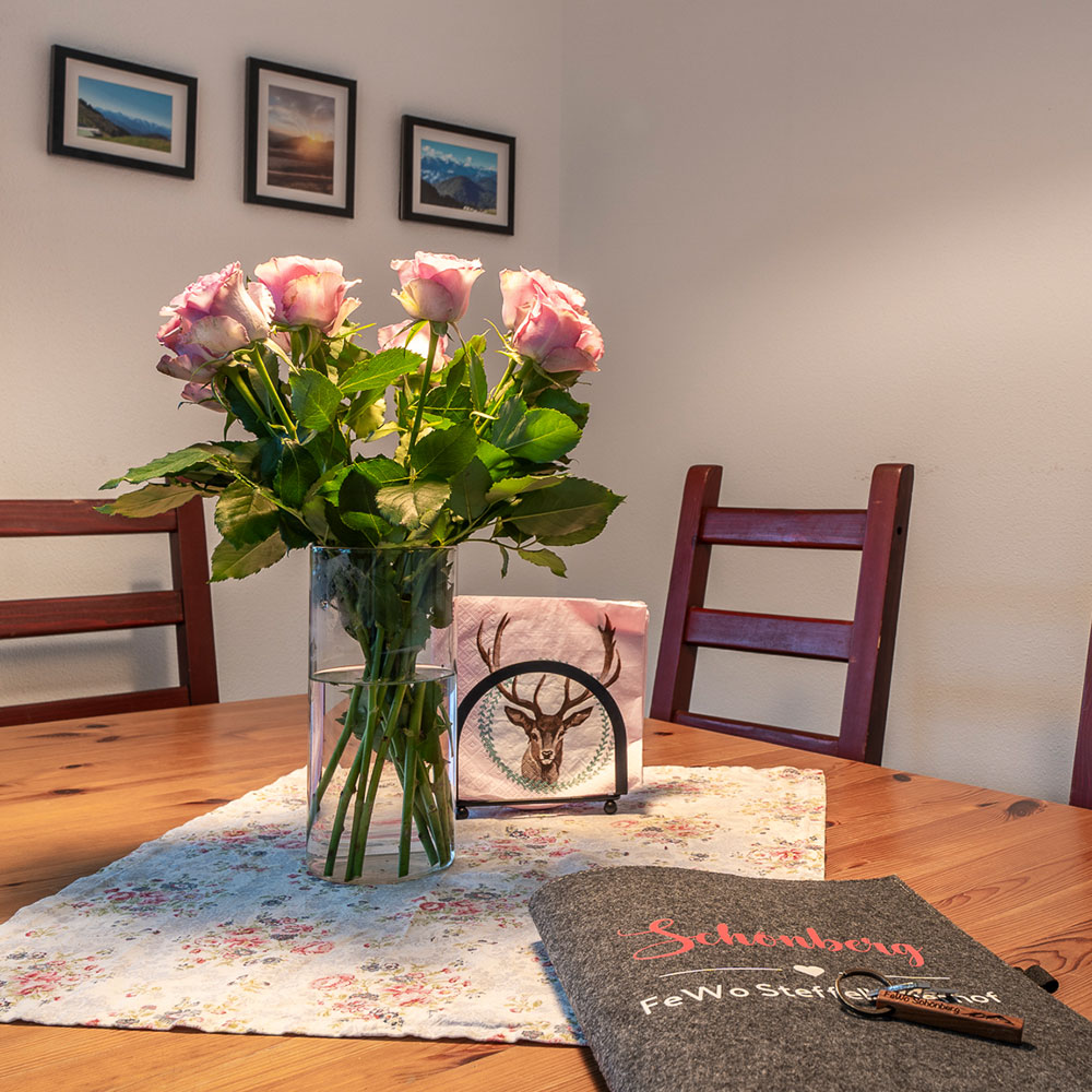 Ferienwohnungen-Steffelbauerhof-Heimelig-Wohnen-Esstisch Ferienwohnungen-Steffelbauerhof-Heimelig-Wohnen-Esstisch