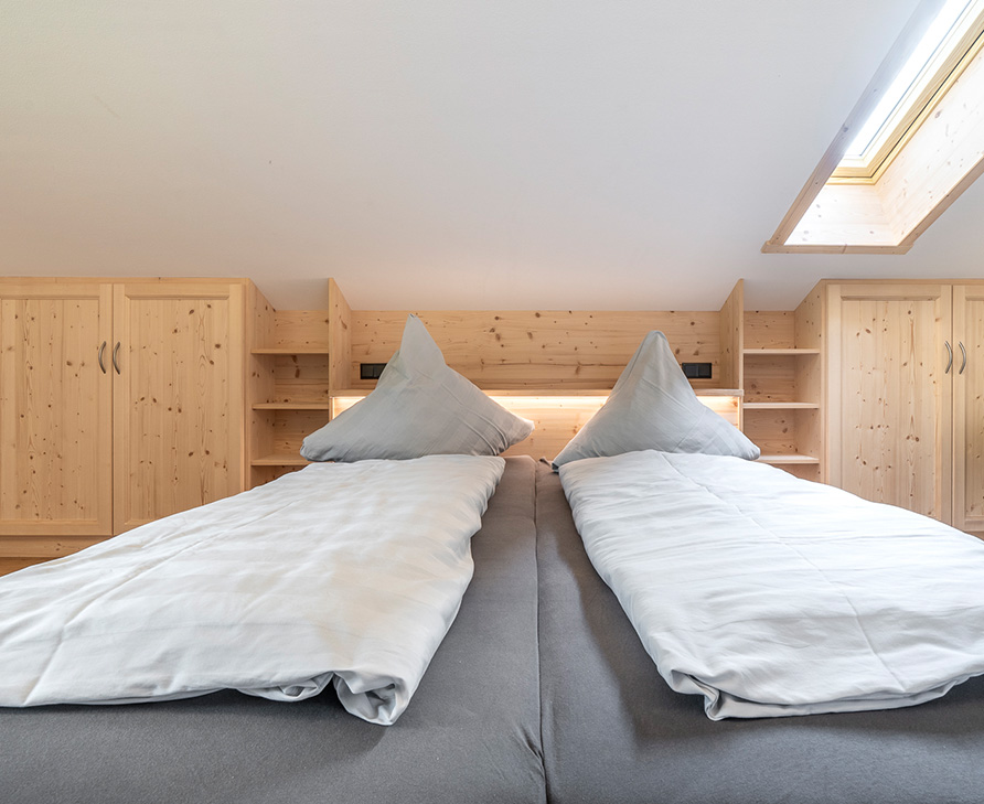 Ferienwohnungen-Steffelbauerhof-Wohnung-Röhrlmoos-Schlafzimmer-Nahaufnahme Ferienwohnungen-Steffelbauerhof-Wohnung-Röhrlmoos-Schlafzimmer-Nahaufnahme