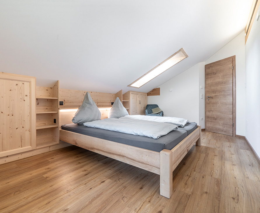 Ferienwohnungen-Steffelbauerhof-Wohnung-Röhrlmoos-Schlafzimmer-Ueberblick Ferienwohnungen-Steffelbauerhof-Wohnung-Röhrlmoos-Schlafzimmer-Ueberblick